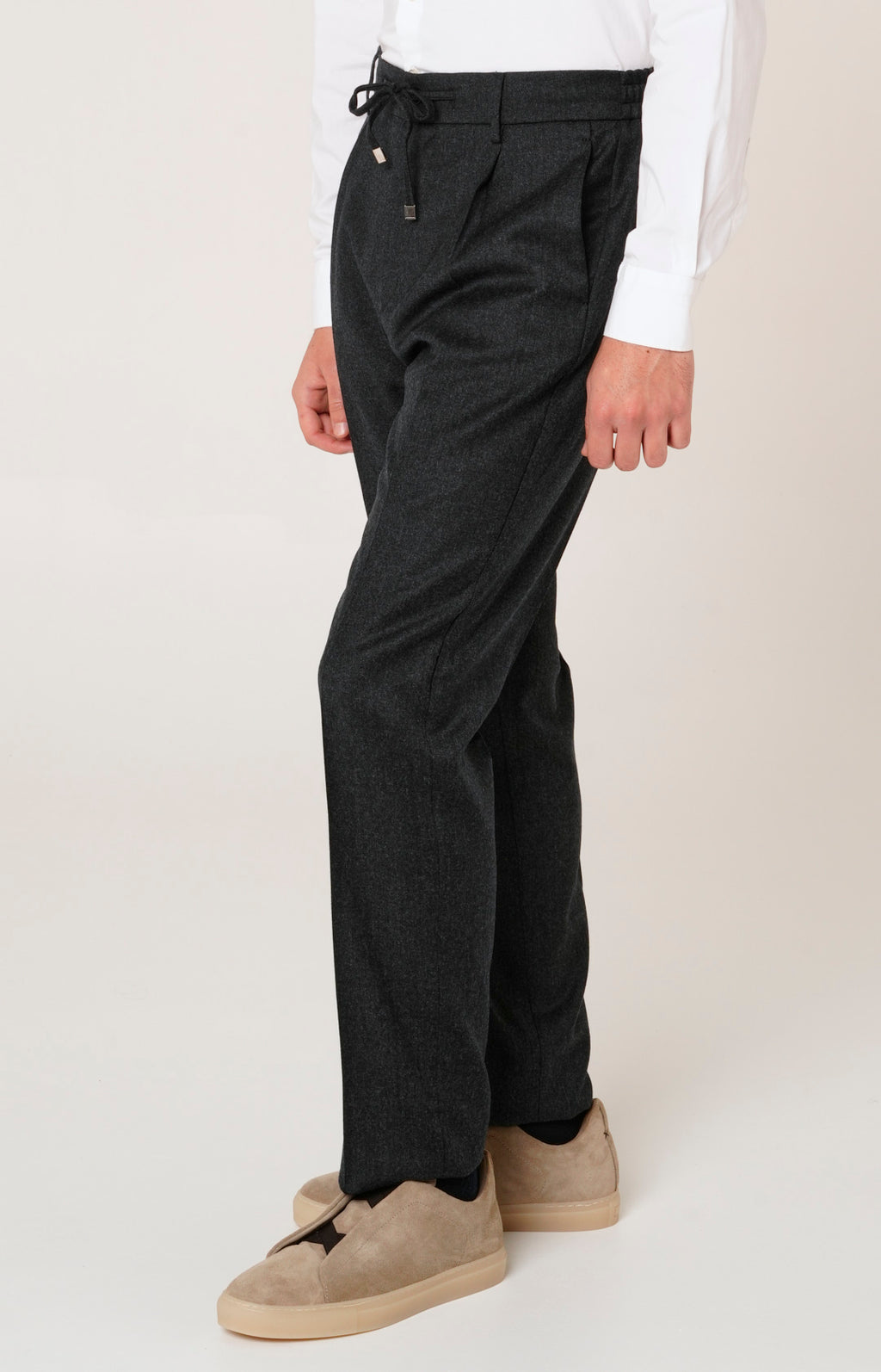 Pantalone "Leisure Fit" in flanella con pinces