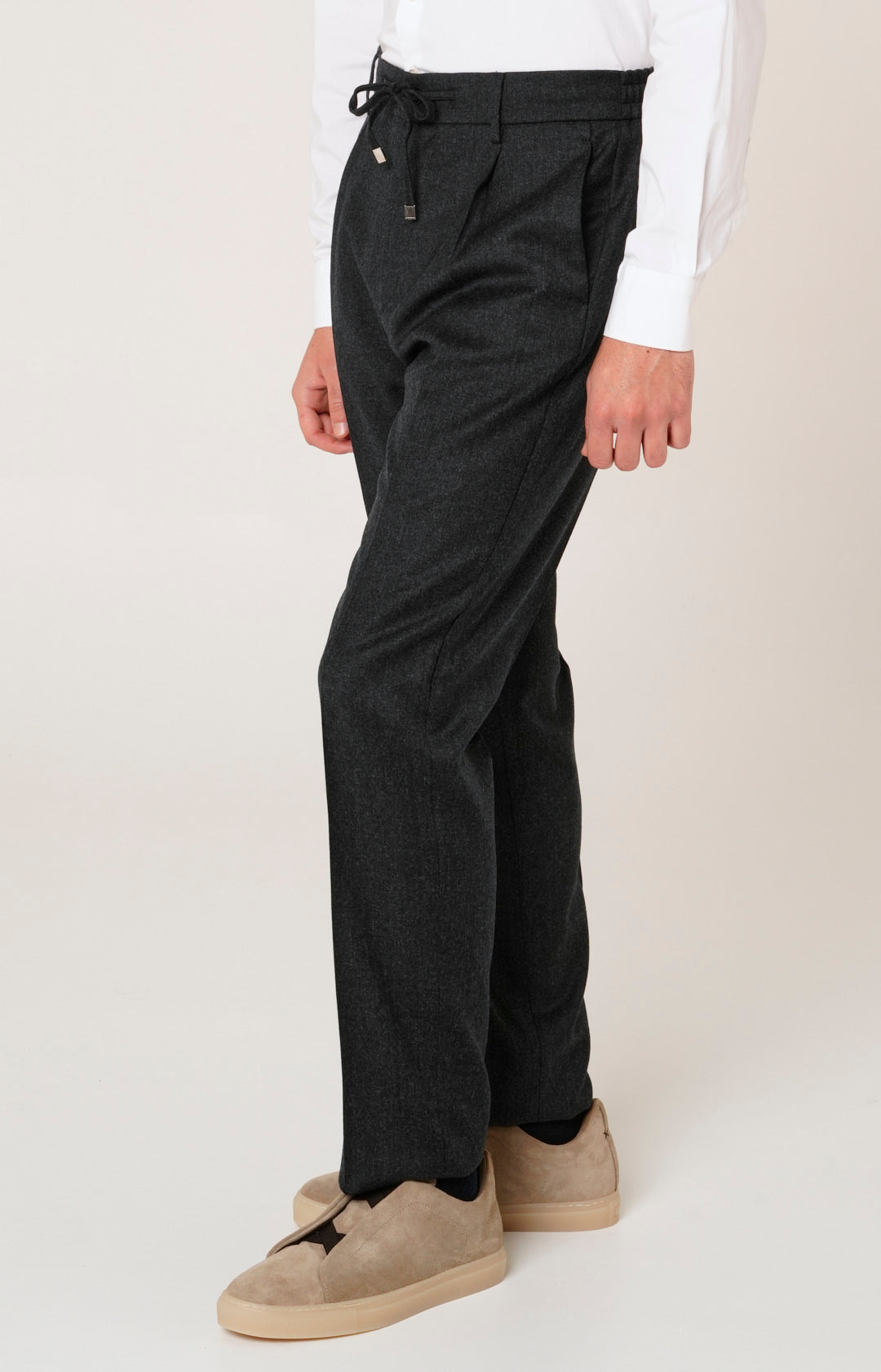 Pantalone "Leisure Fit" in flanella con pinces