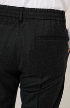 Pantalone "Leisure Fit" in flanella con pinces