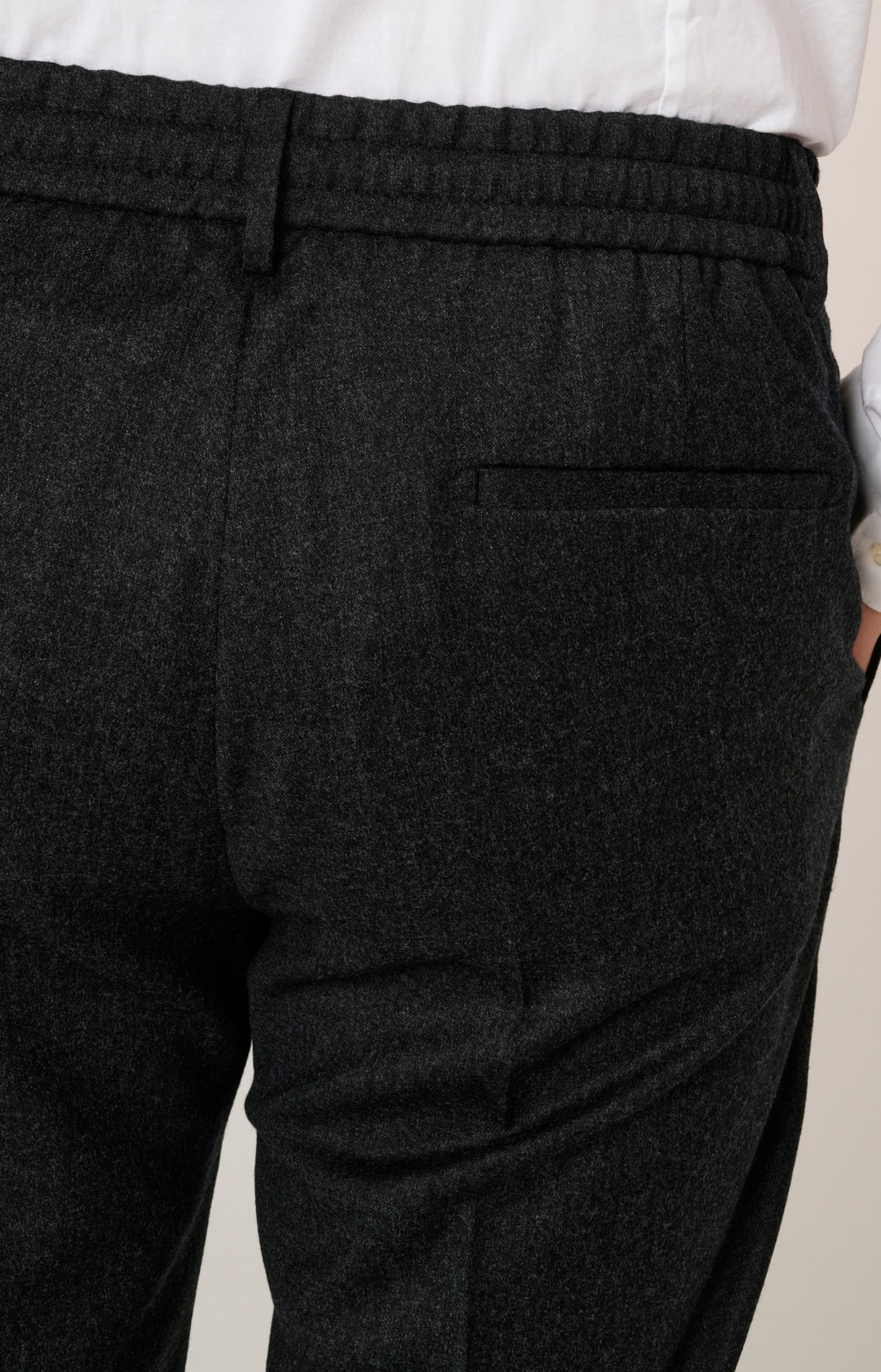 Pantalone "Leisure Fit" in flanella con pinces