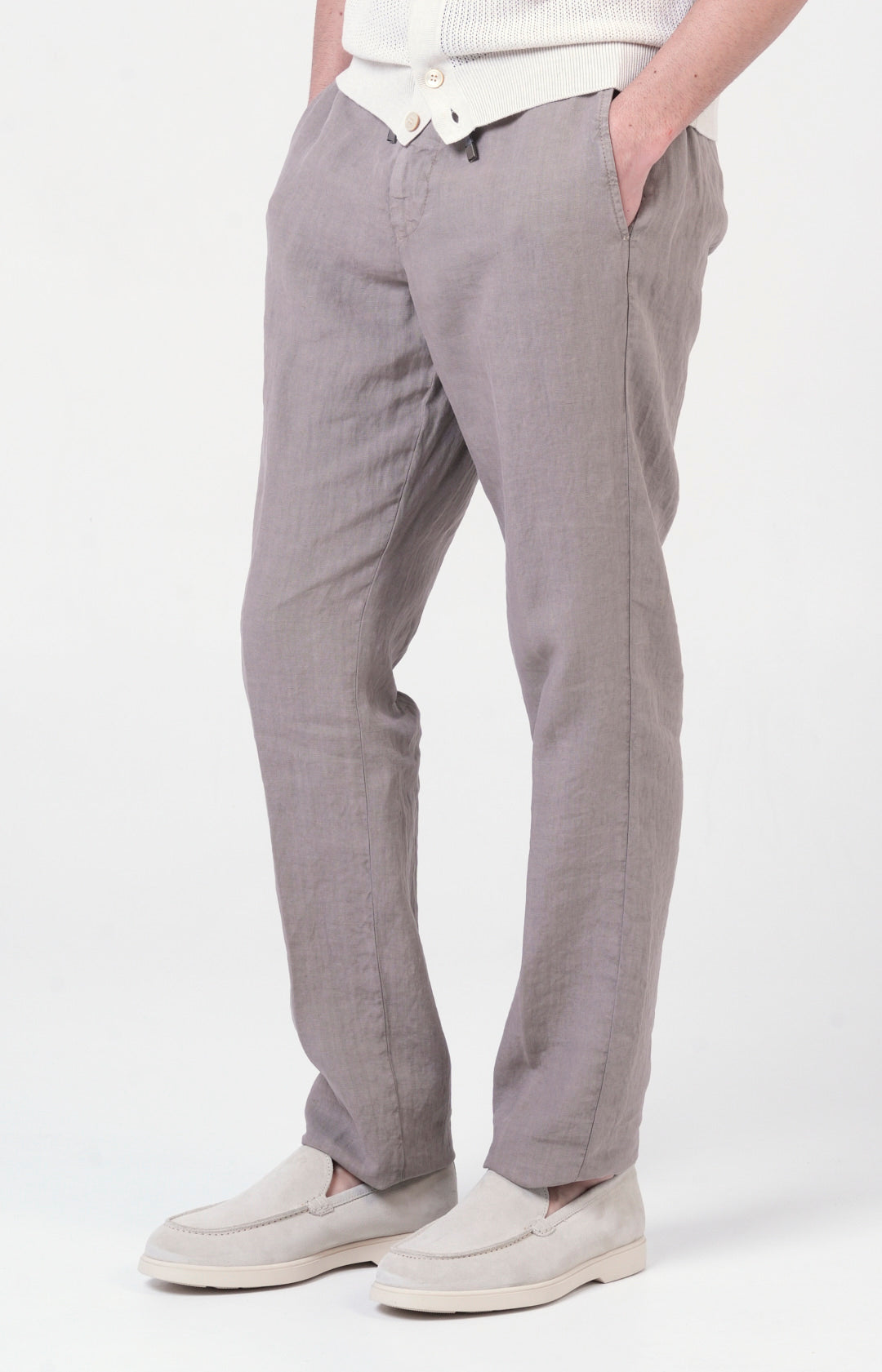 “Leisure Fit” linen trousers