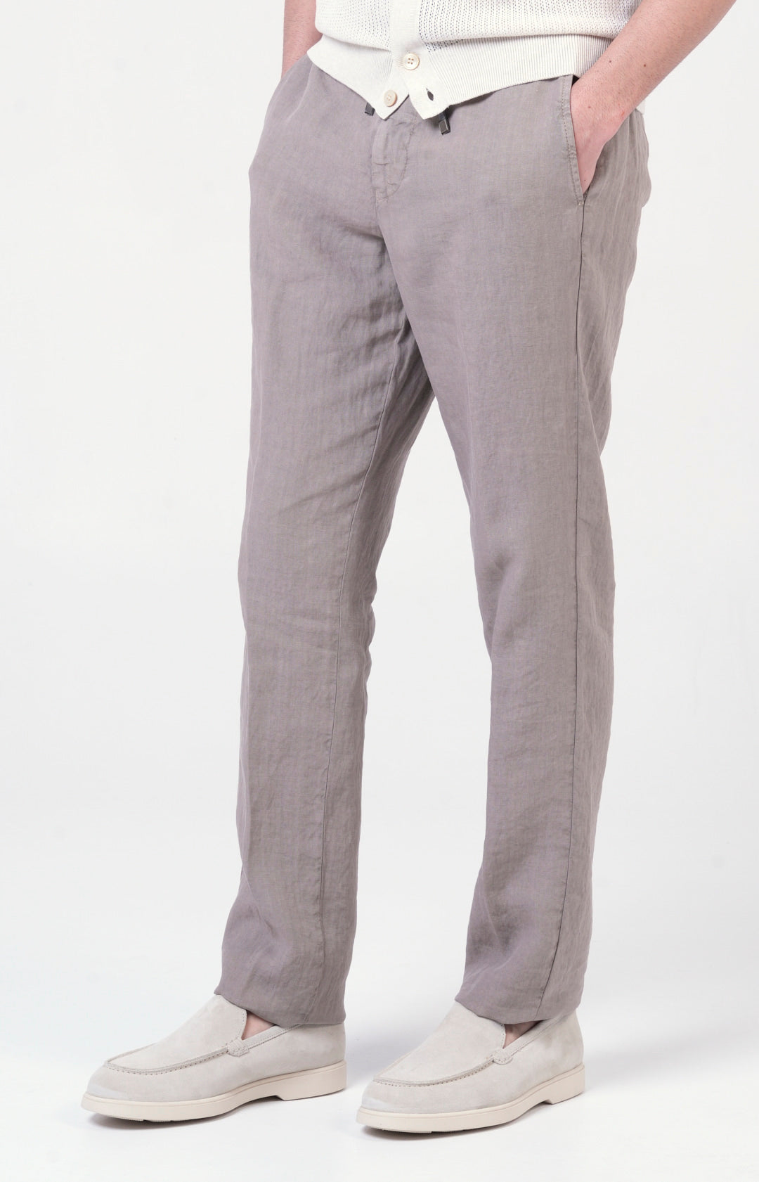 “Leisure Fit” linen trousers