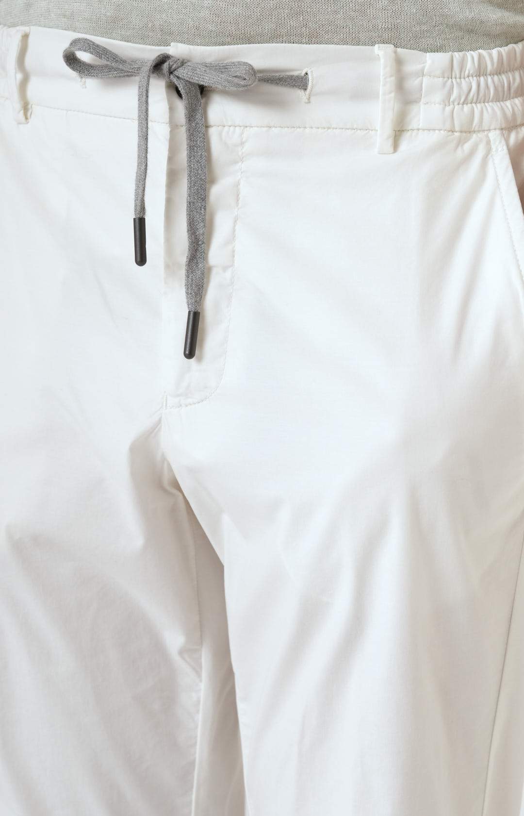 Pantalone "Leisure Fit" in cotone stretch ultra-light