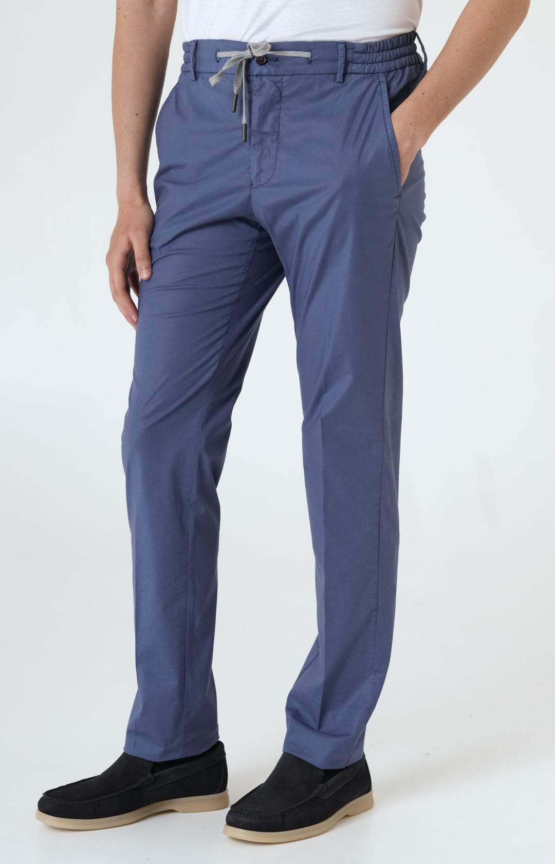 Pantalone "Leisure Fit" in cotone stretch ultra-light
