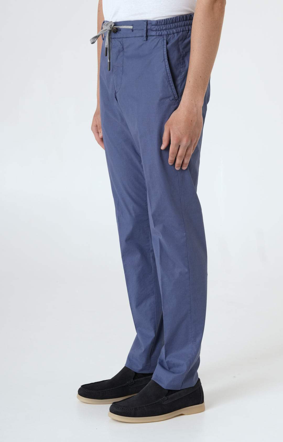 Pantalone "Leisure Fit" in cotone stretch ultra-light