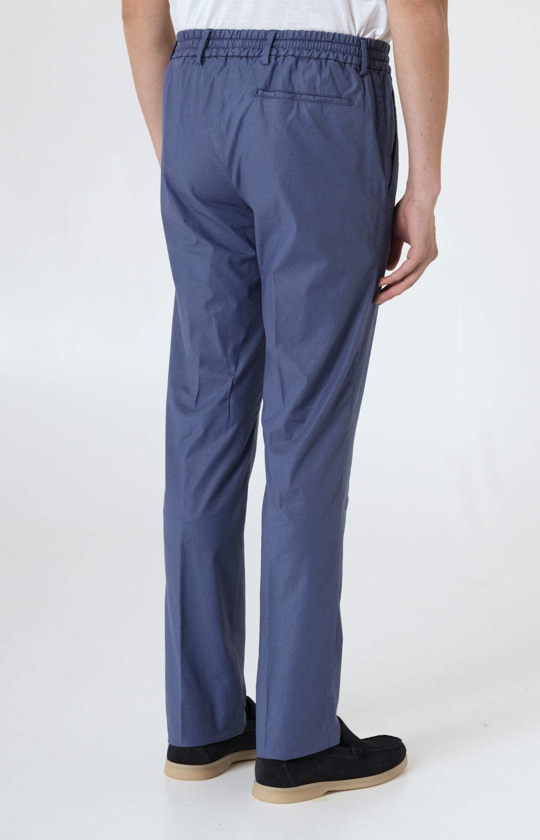 Pantalone "Leisure Fit" in cotone stretch ultra-light