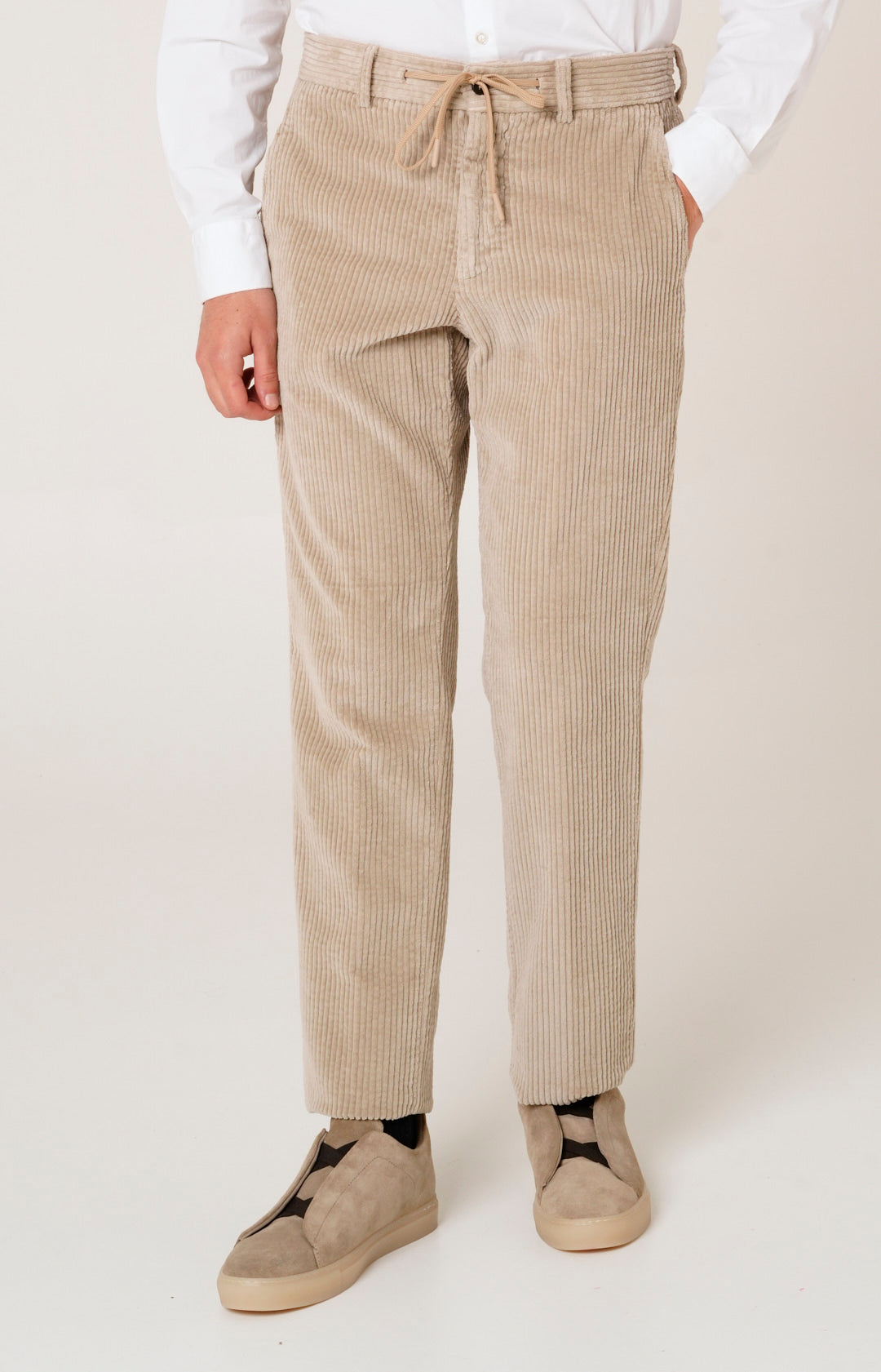 "Leisure Fit" trousers in stretch velvet