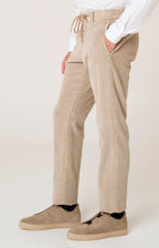 "Leisure Fit" trousers in stretch velvet