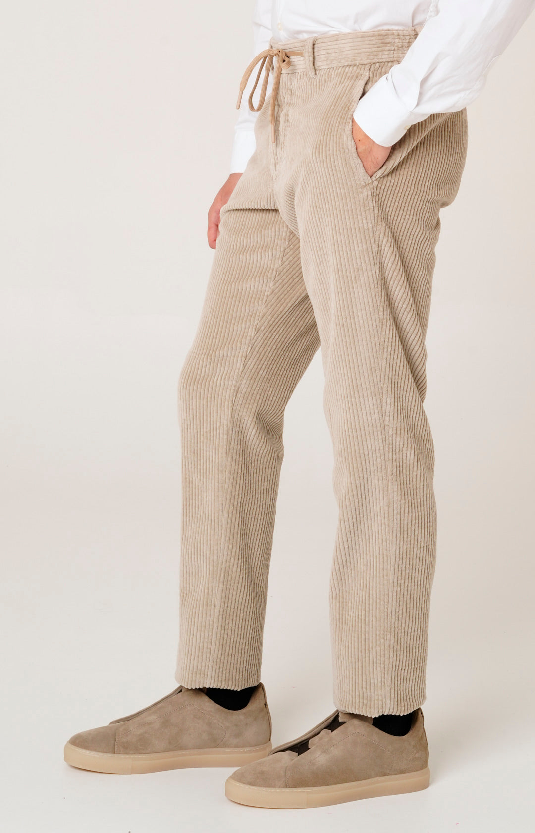 "Leisure Fit" trousers in stretch velvet