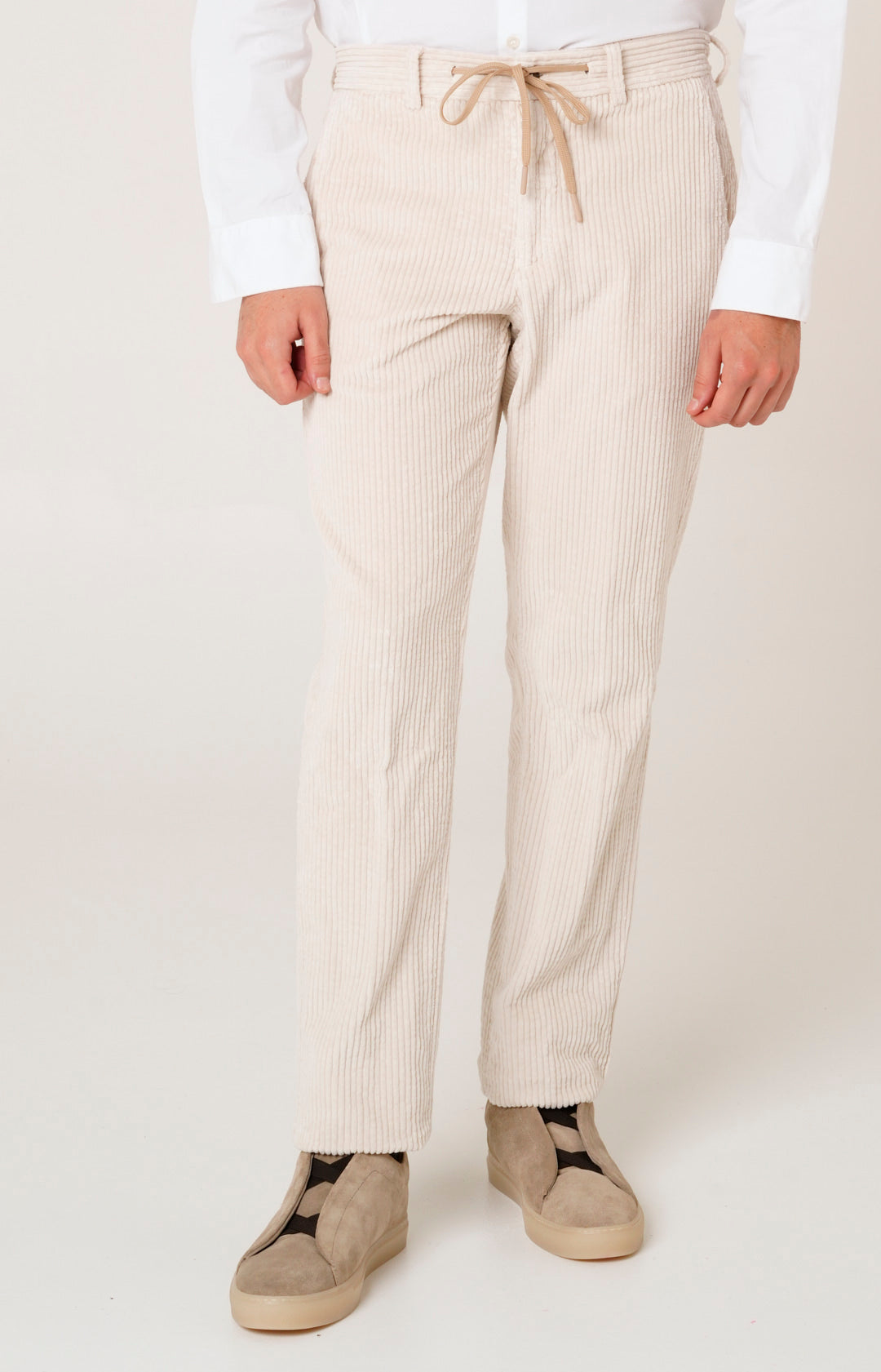 "Leisure Fit" trousers in stretch velvet