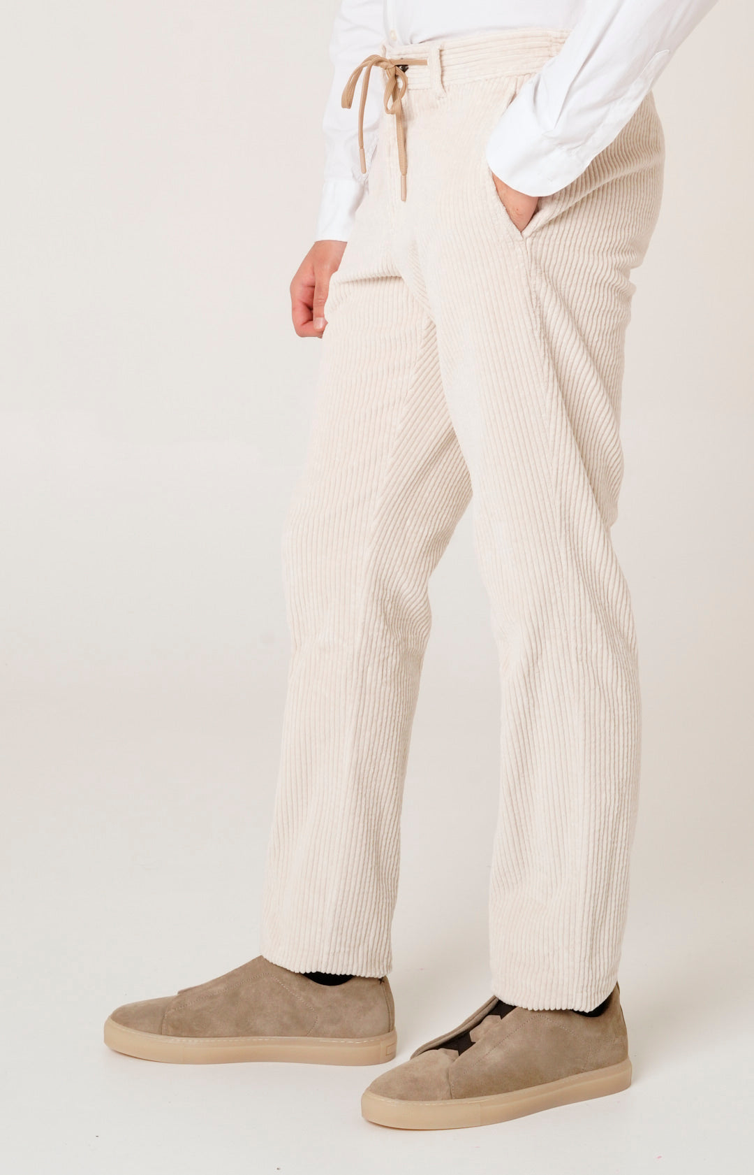 "Leisure Fit" trousers in stretch velvet