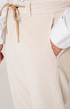 "Leisure Fit" trousers in stretch velvet