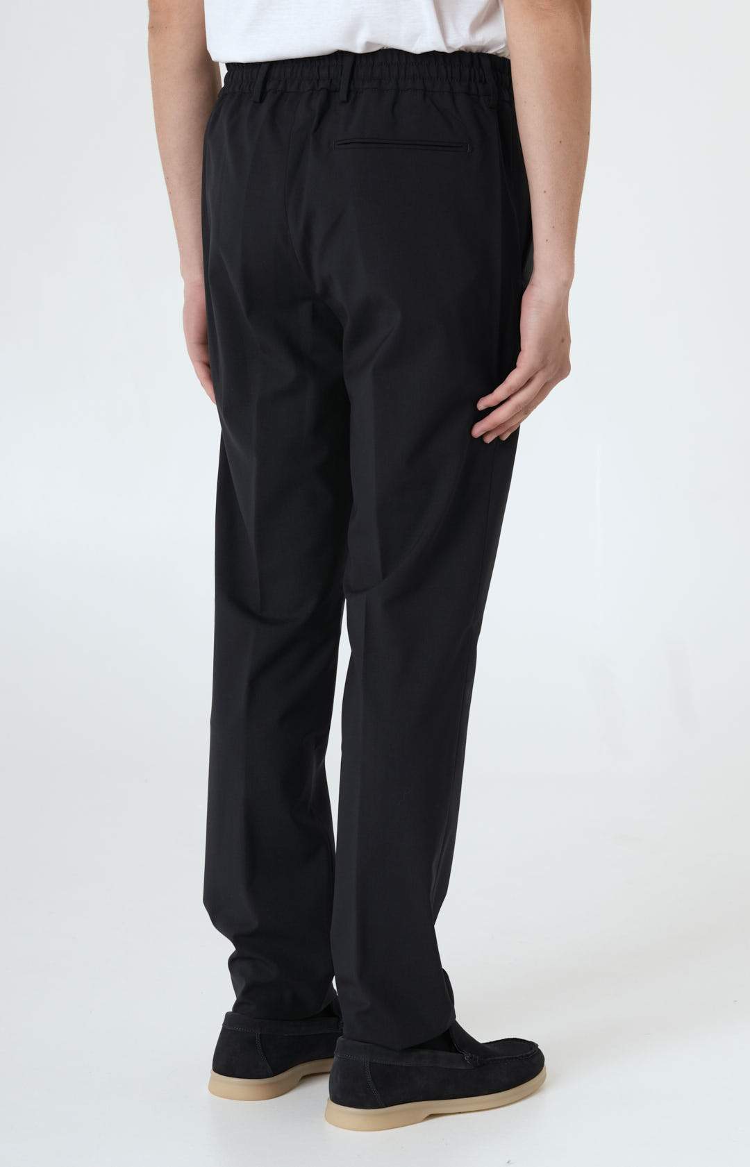 Pantalone "Leisure Fit" in lana stretch ultra-light