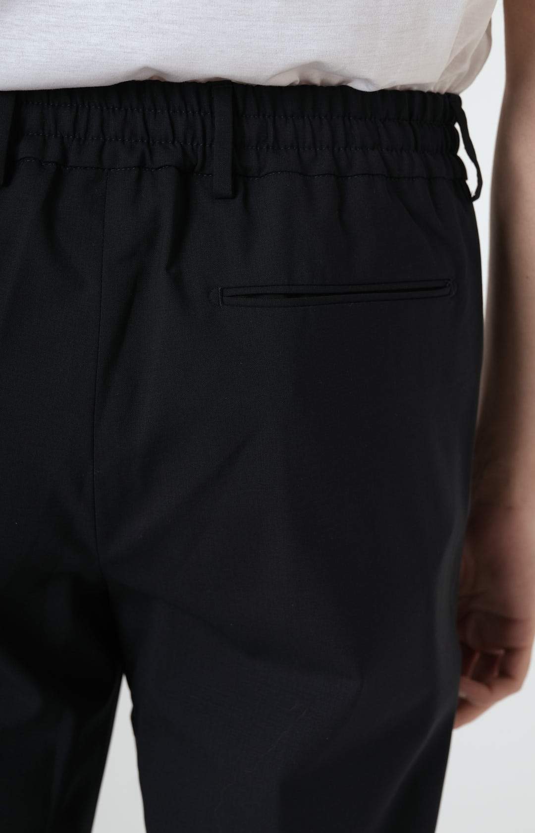 Pantalone "Leisure Fit" in lana stretch ultra-light