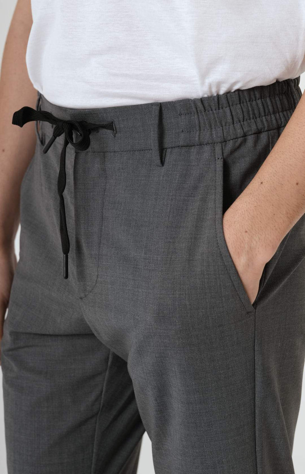 Pantalone "Leisure Fit" in lana stretch ultra-light