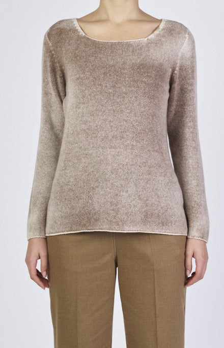 Boat neckline in délavé cashmere