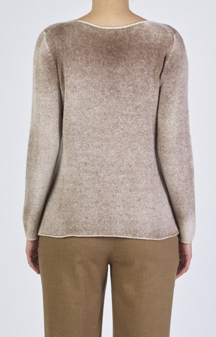 Boat neckline in délavé cashmere