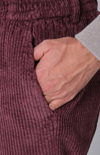 Pantalone "Leisure Fit" in velluto stretch