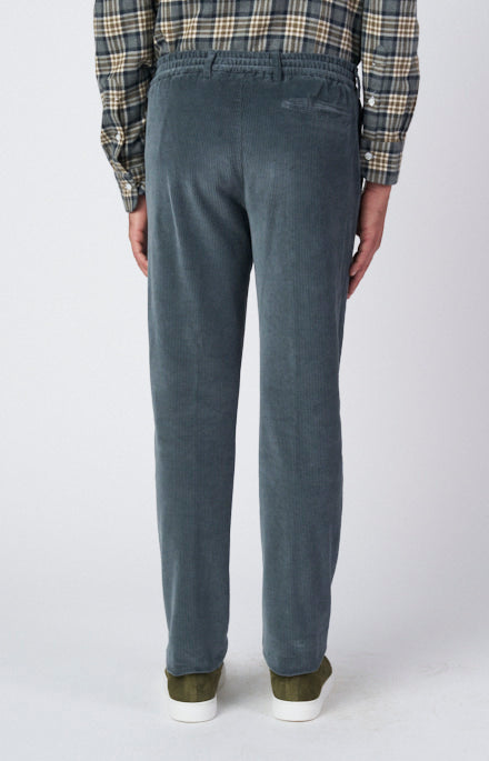 "Leisure Fit" trousers in stretch velvet