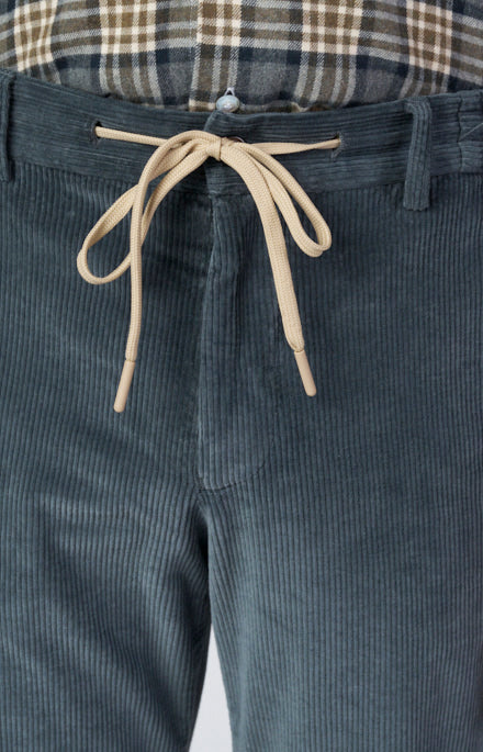"Leisure Fit" trousers in stretch velvet