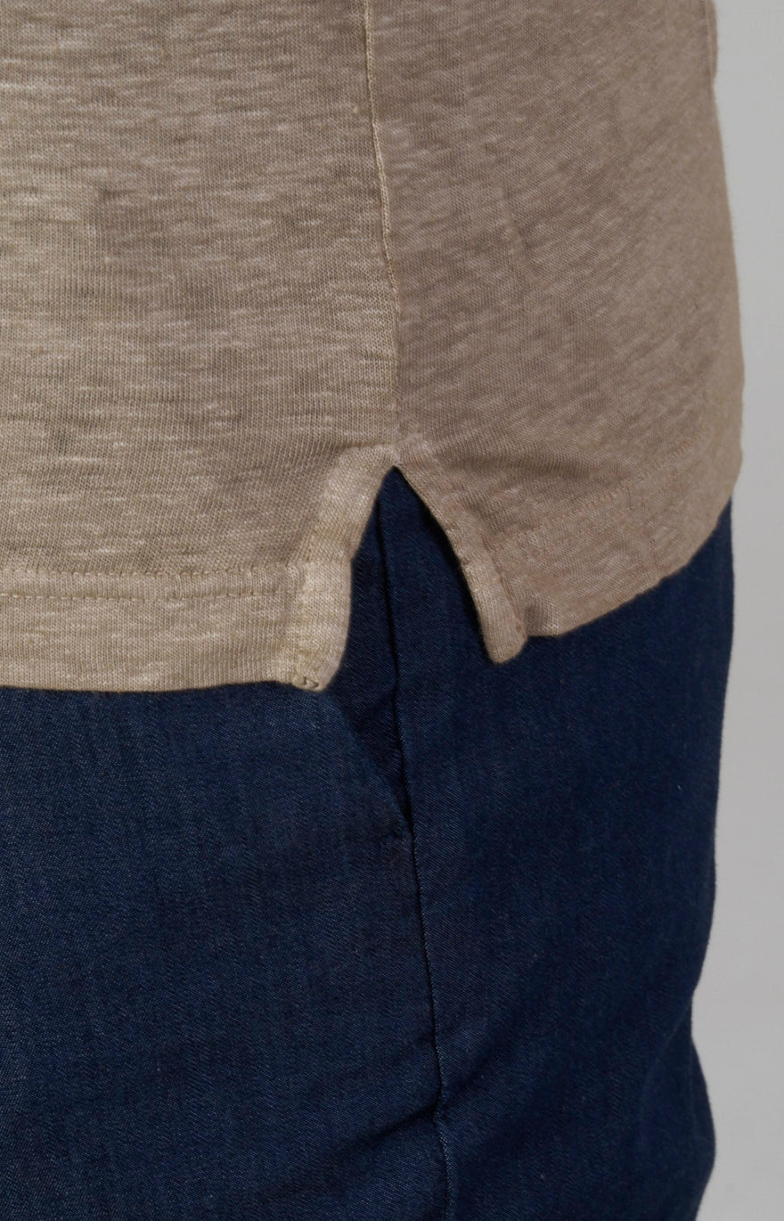 Short-sleeved polo shirt in ultra-light linen jersey