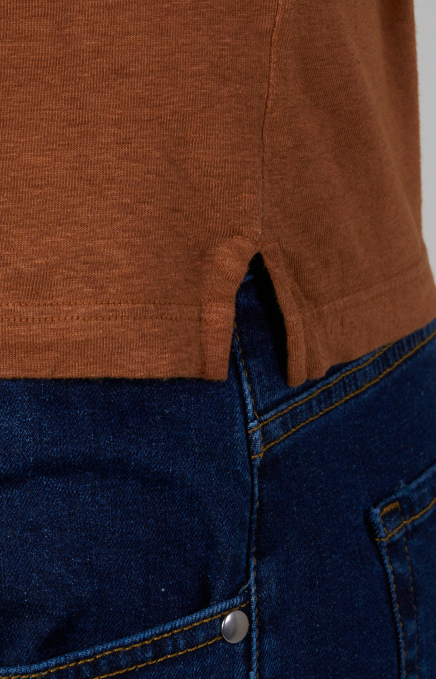 Short-sleeved polo shirt in ultra-light linen jersey