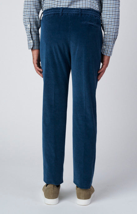 "Leisure Fit" trousers in stretch velvet