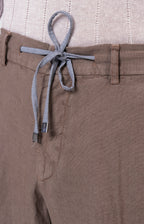 “Leisure Fit” linen trousers