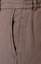 “Leisure Fit” linen trousers