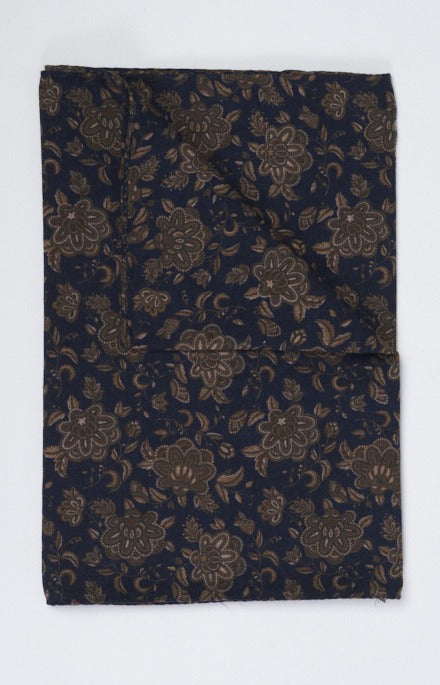Patterned wool scarf