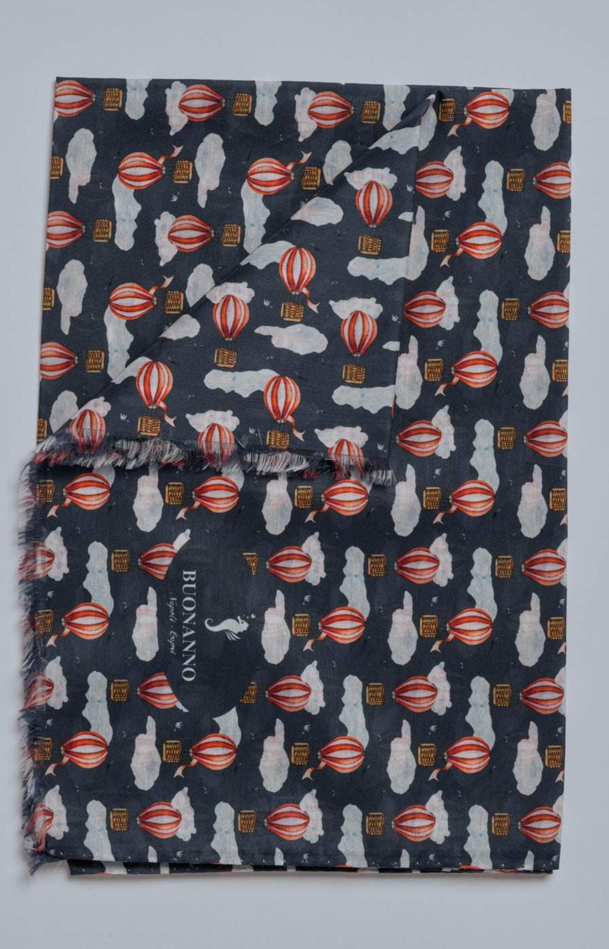Patterned scarf in ultra-light silk and cotton