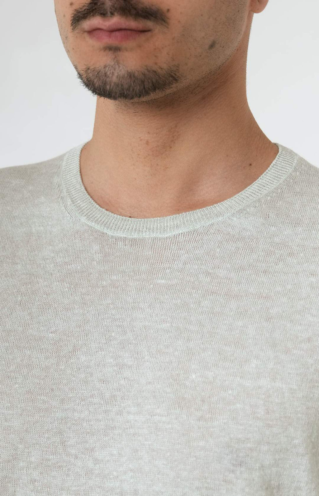 Short-sleeved T-shirt in ultra-light linen jersey