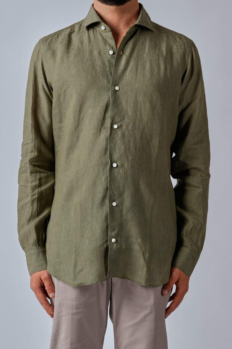 Camicia in lino con collo francese