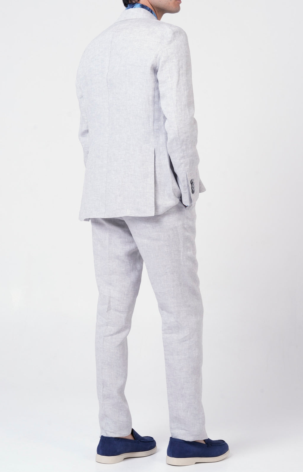 Linen suit with "leisure fit" trousers