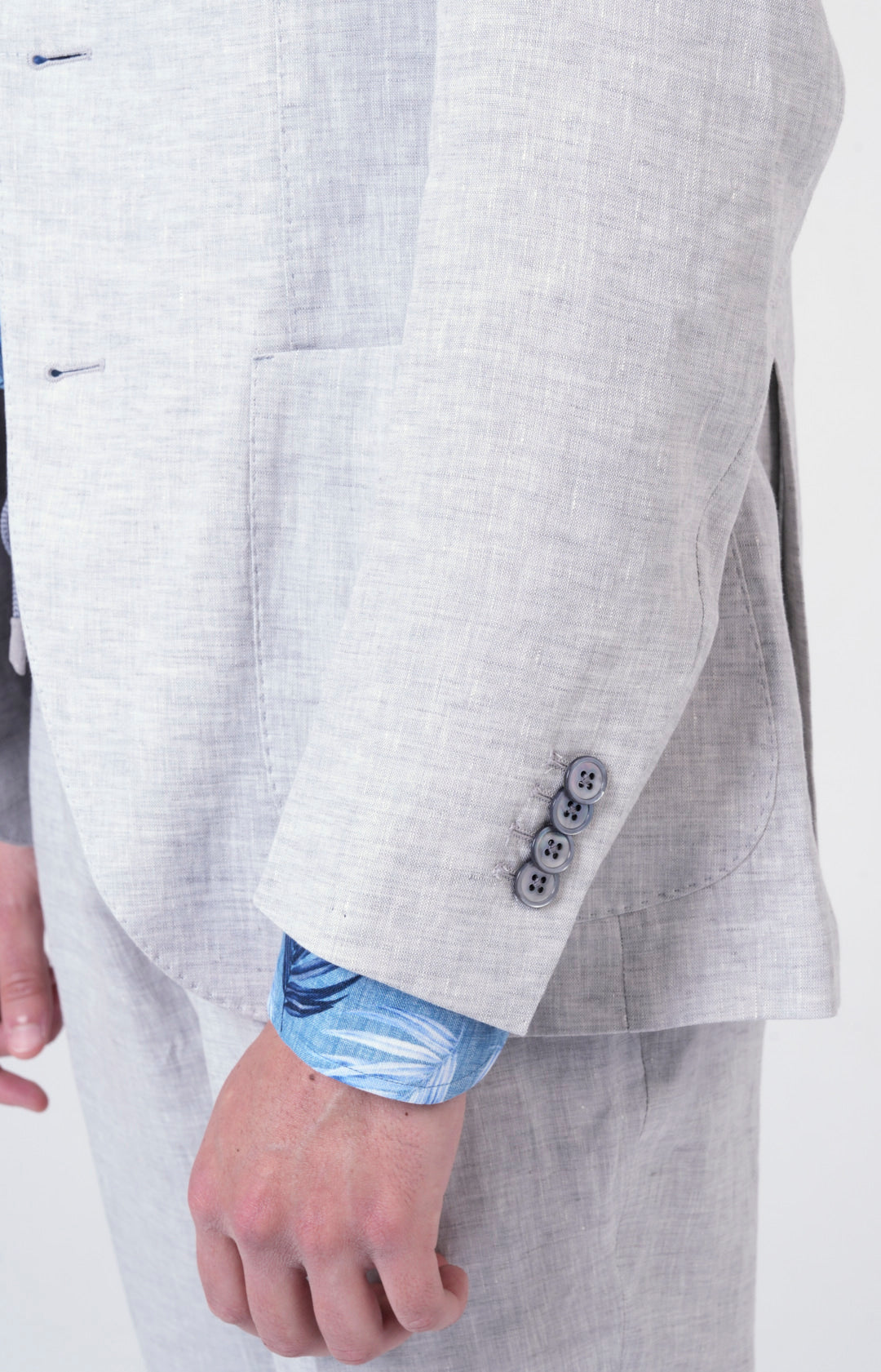 Linen suit with "leisure fit" trousers