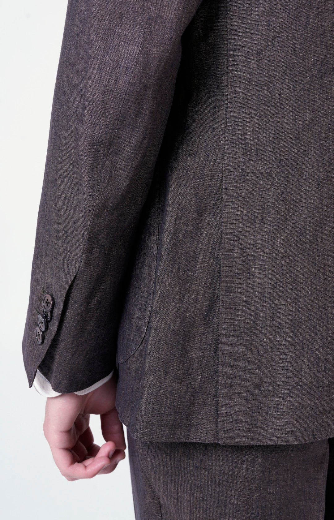 Linen suit with "leisure fit" trousers