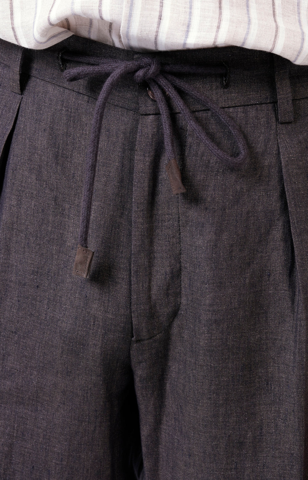 Linen suit with "leisure fit" trousers