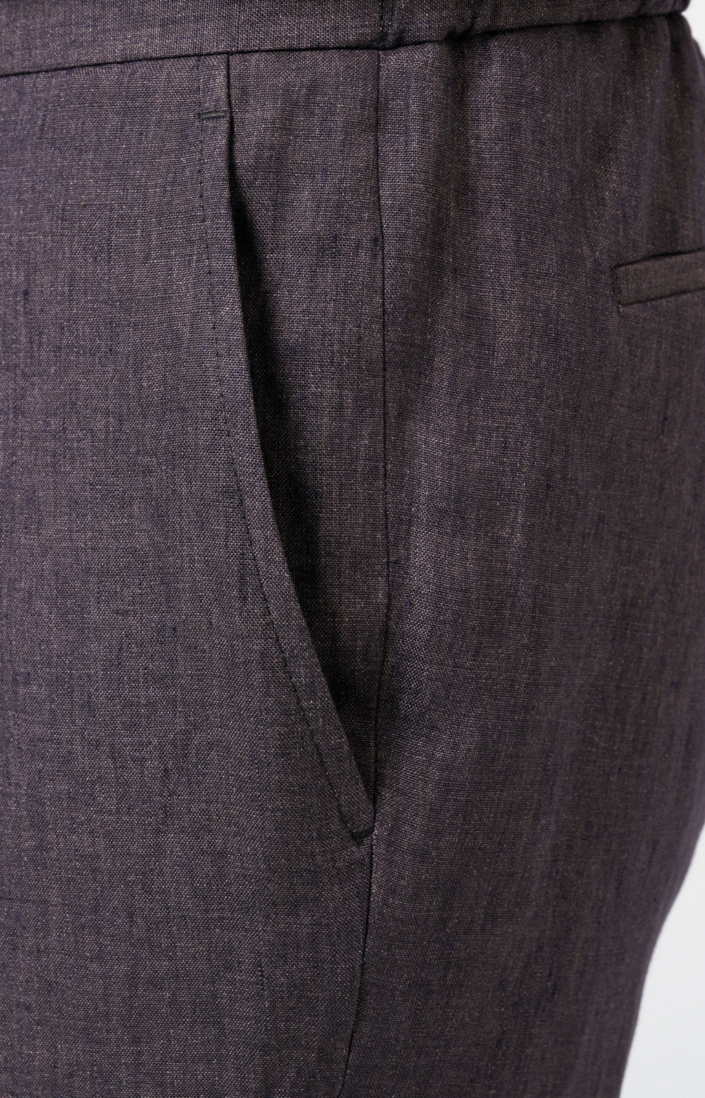 Linen suit with "leisure fit" trousers