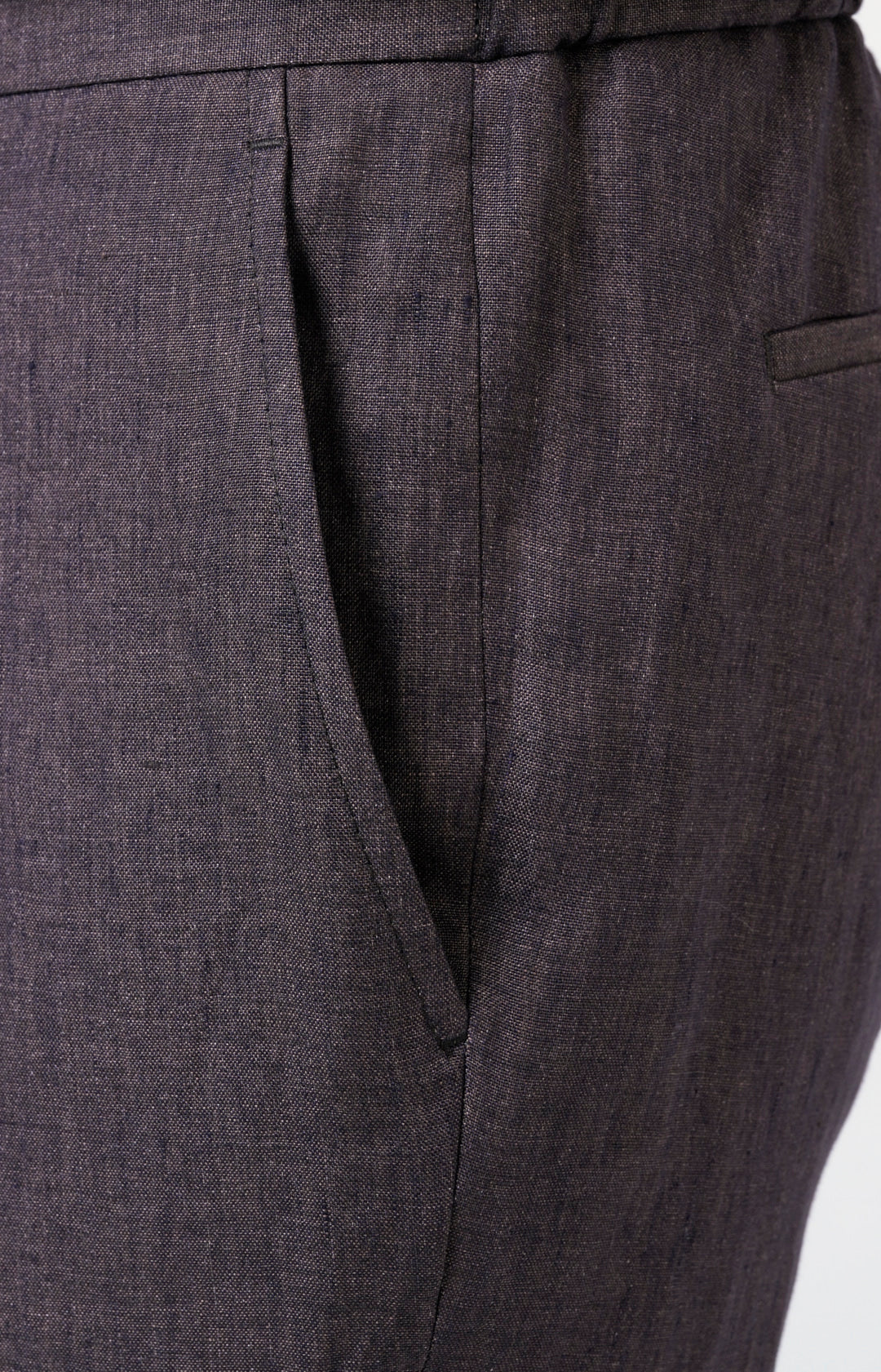 Linen suit with "leisure fit" trousers