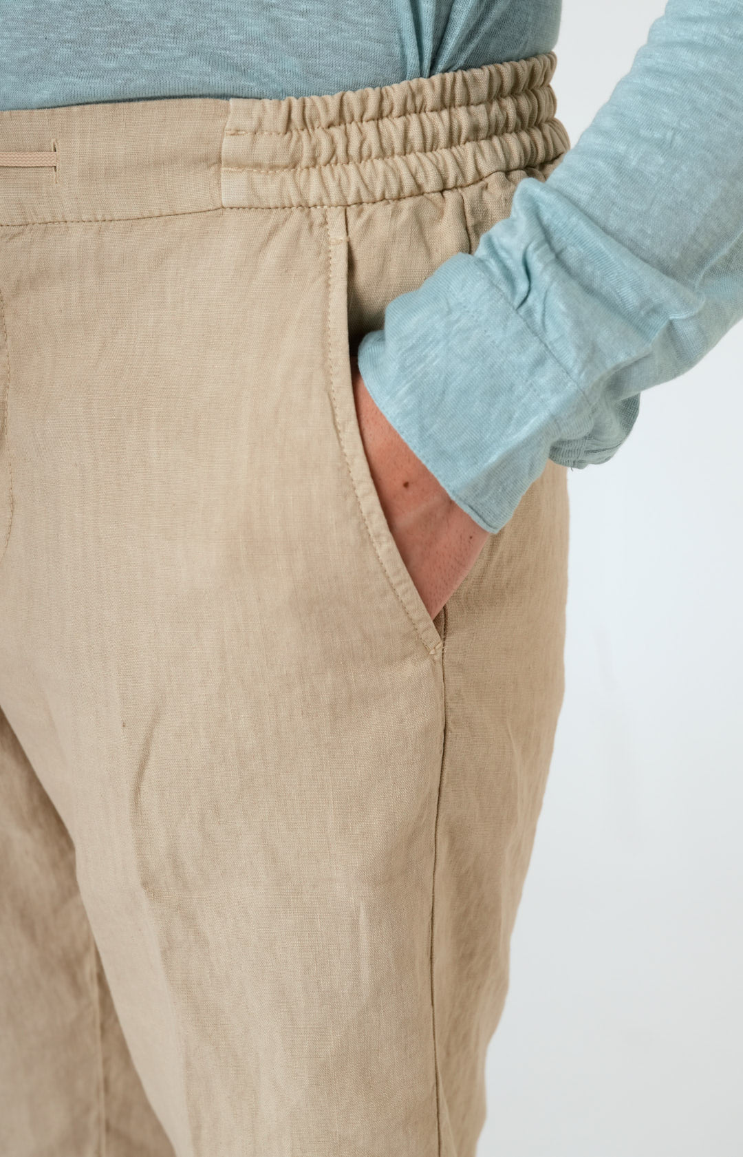 “Leisure fit” linen Bermuda shorts