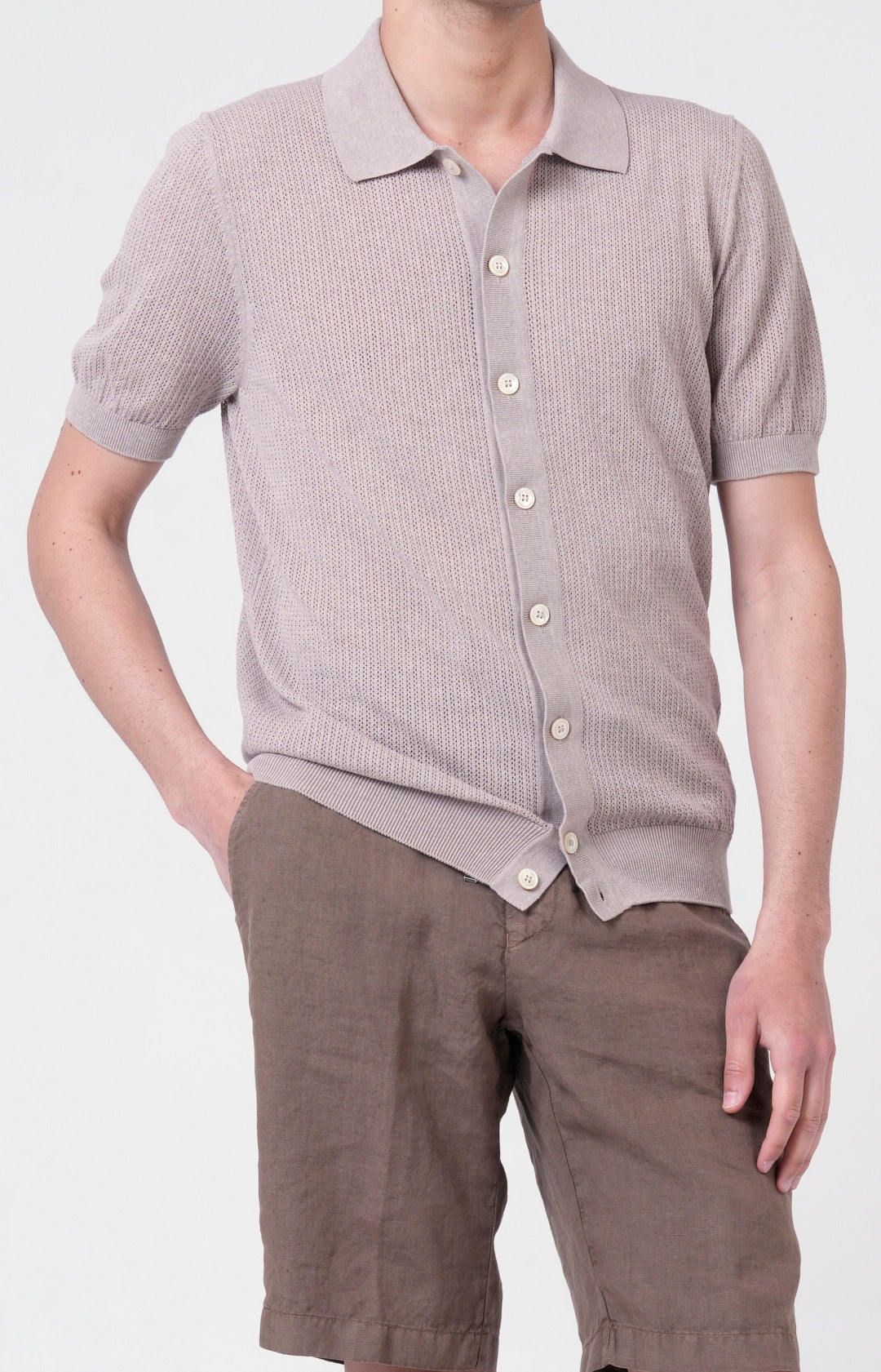 “Leisure fit” linen Bermuda shorts