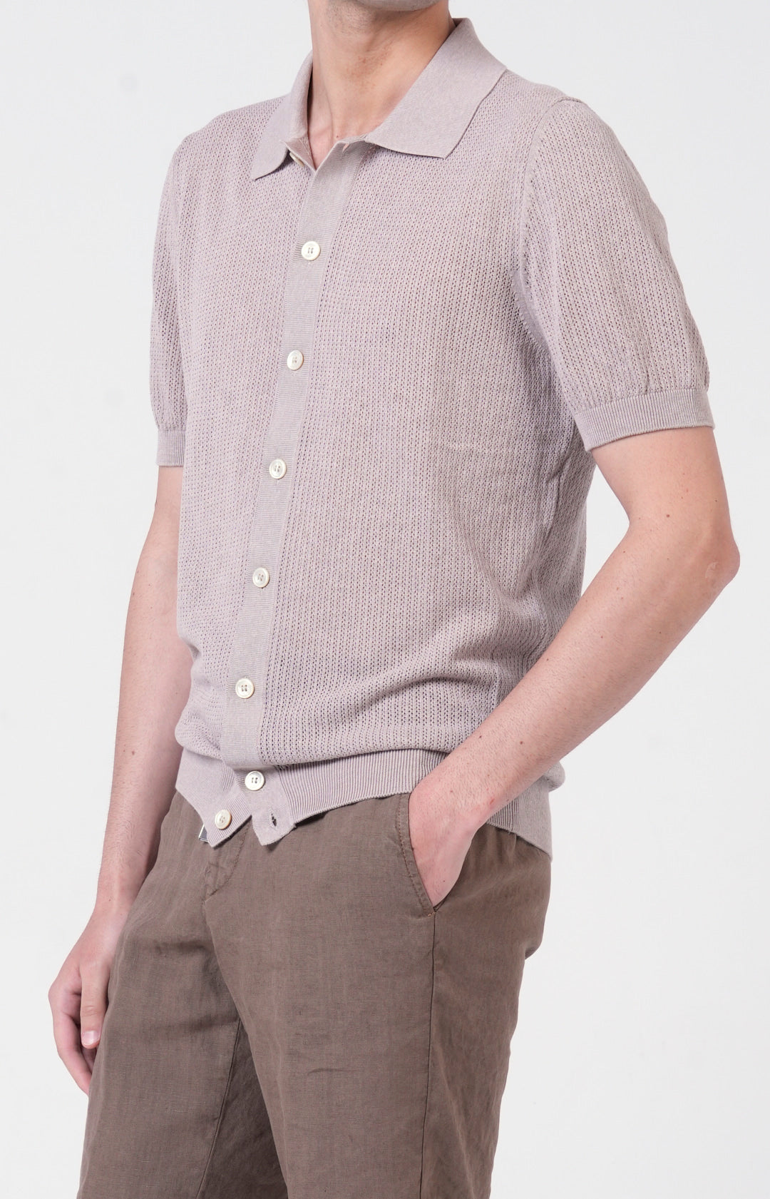 “Leisure fit” linen Bermuda shorts