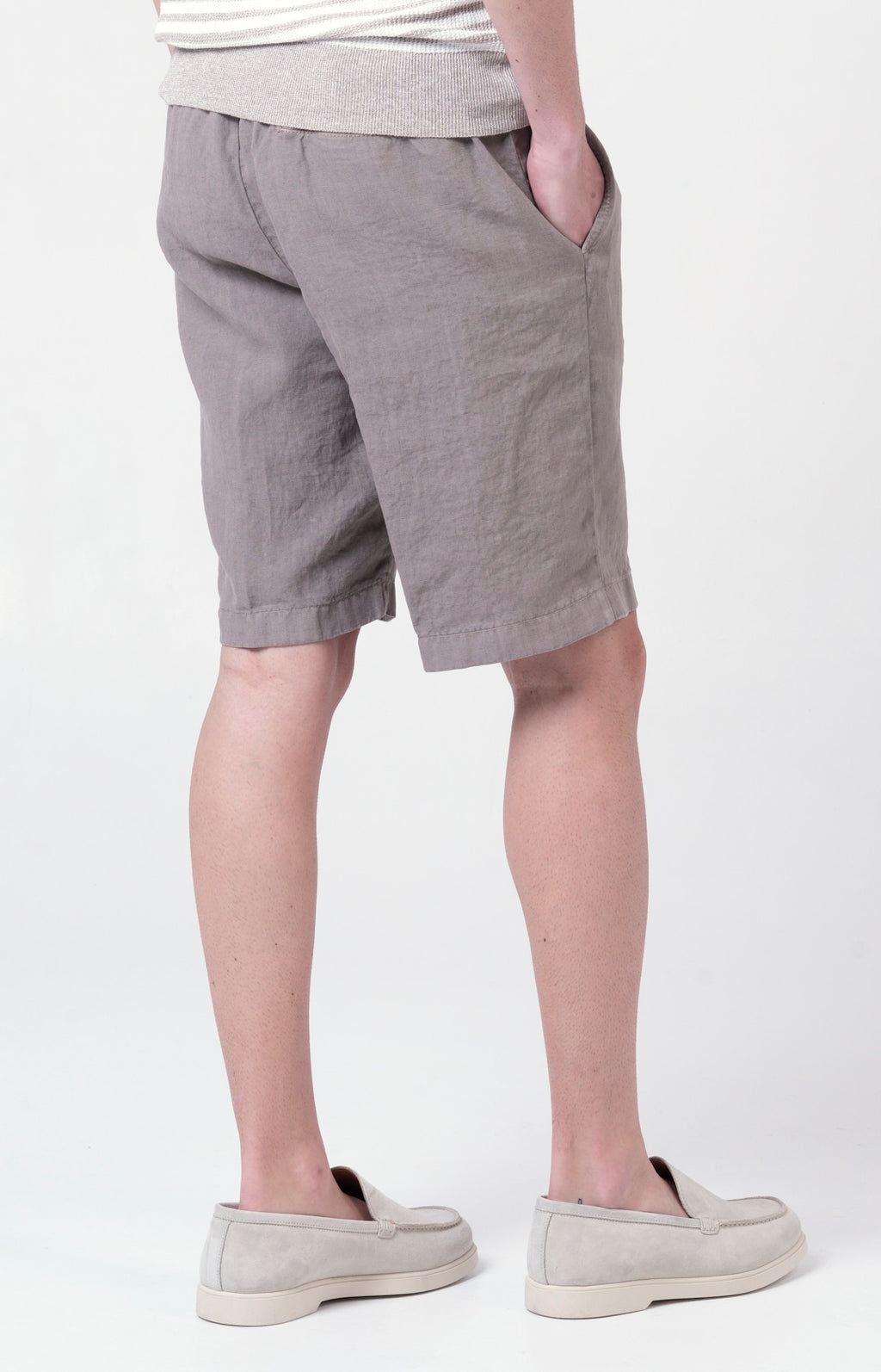 “Leisure fit” linen Bermuda shorts