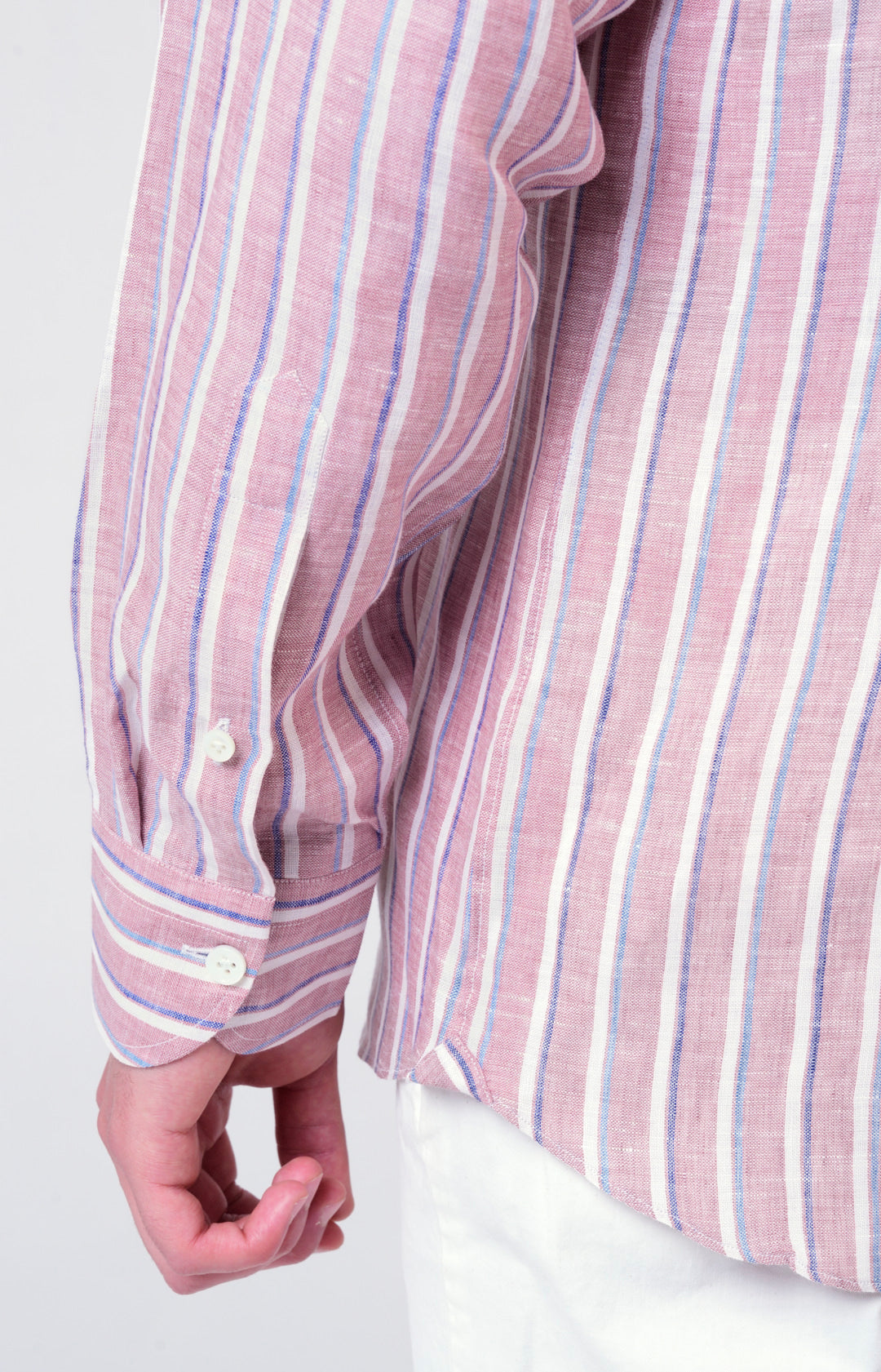 Camicia in lino rigato con collo francese