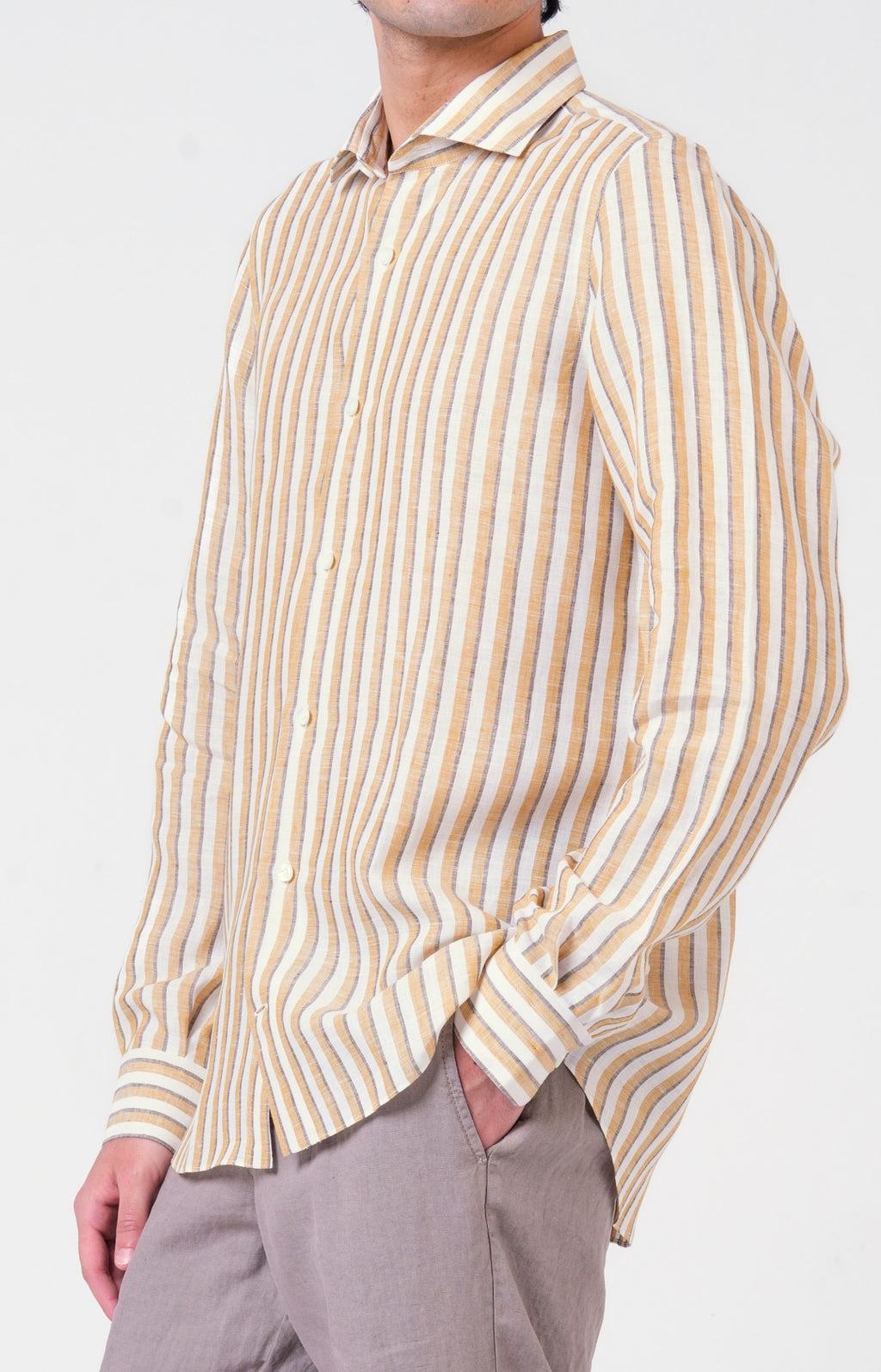Camicia in lino rigato con collo francese