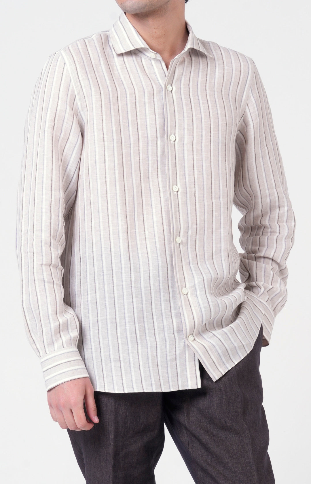 Camicia in lino rigato con collo francese