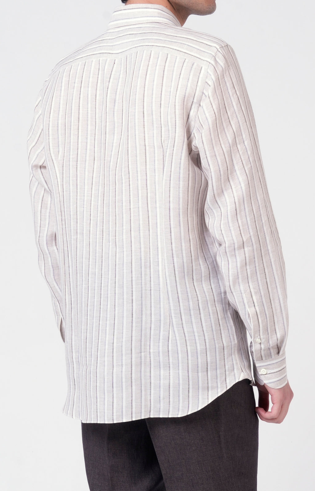 Camicia in lino rigato con collo francese