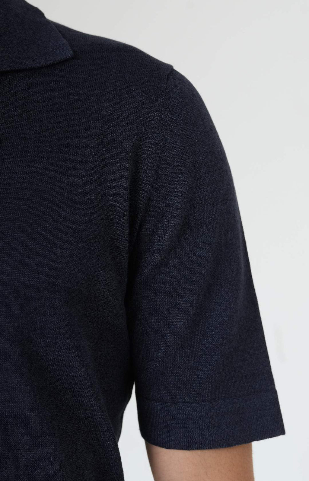 Short-sleeved shirt in linen and cotton knit