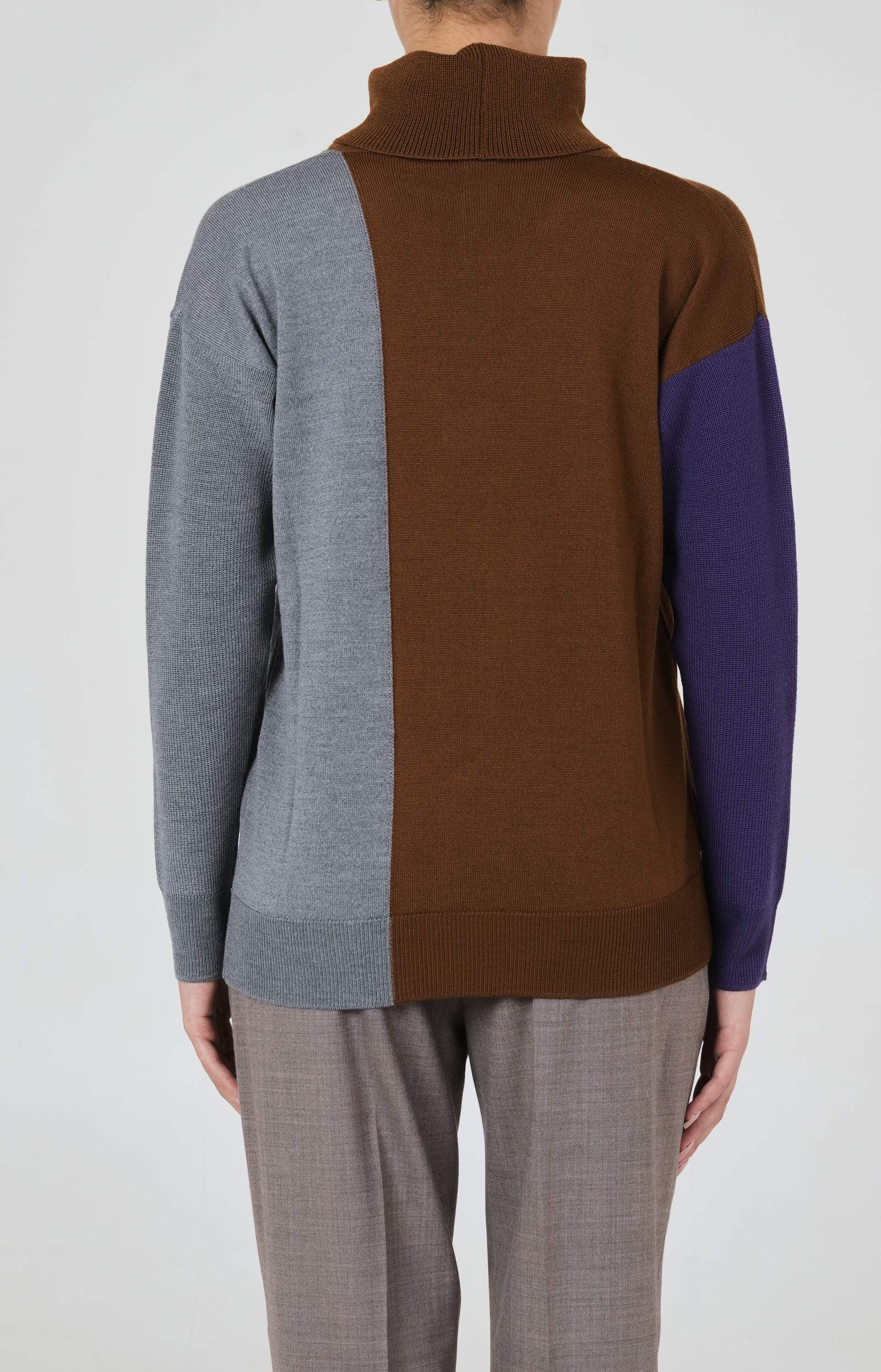 Tricolor wool turtleneck
