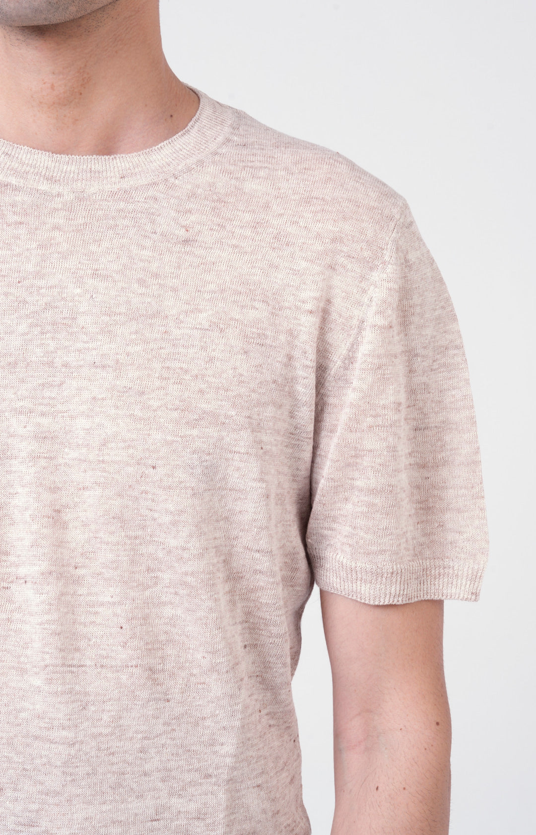 Short-sleeved T-shirt in ultra-light linen jersey